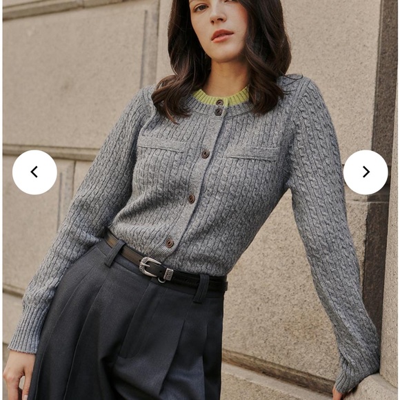 Black leather belt with silver hardware - Picture 2 of 2